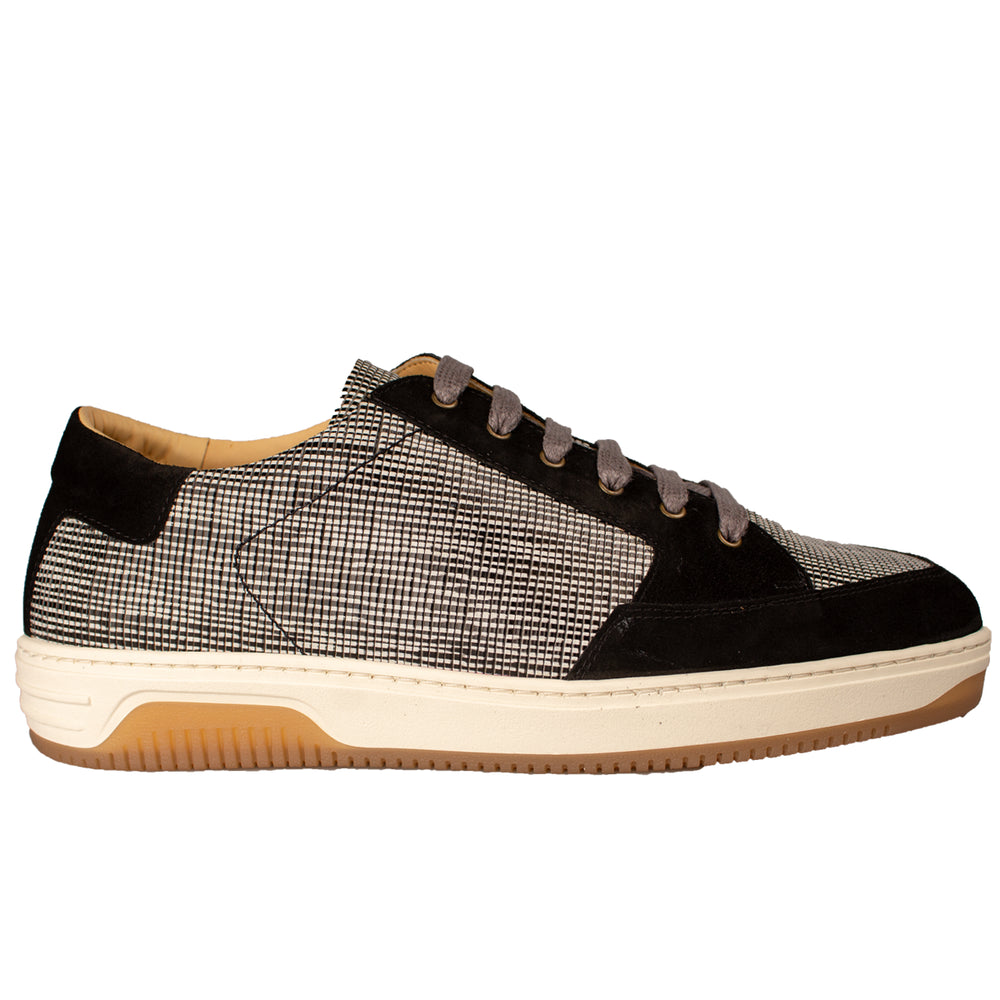 Static sneaker
