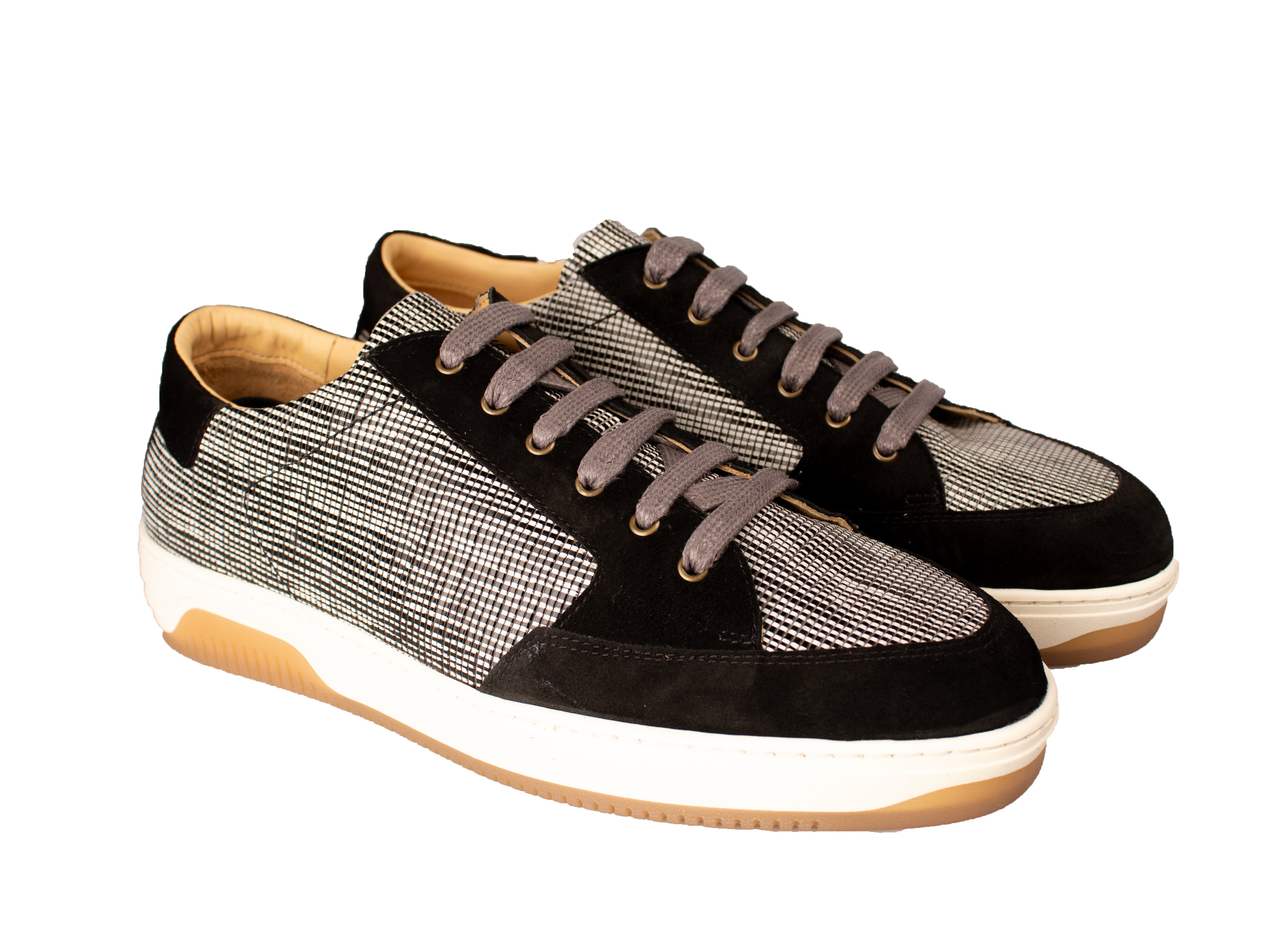Static sneaker